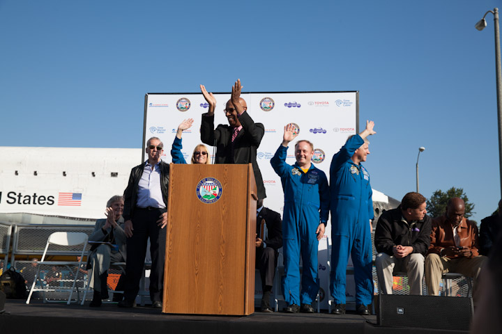 Space Shuttle Endeavor 2012-408